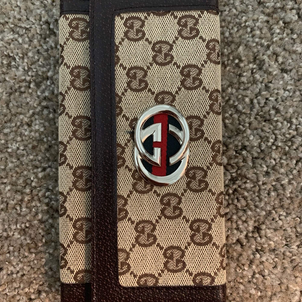 gucci wallet